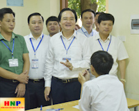 ​Bộ trưởng Bộ Giáo dục và Đào tạo kiểm tra điểm thi tại Hà Nội
